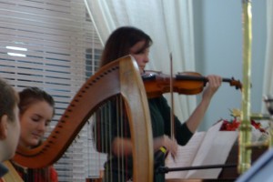 12-24-15 Priscilla and Deborah Harp Violin Duet TGP